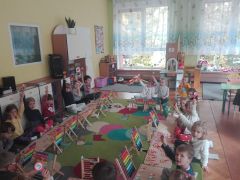 ilustracja do wpisu 
ZABAWY MATEMATYCZNE Z WYKORZYSTANIEM LICZYDEŁ I LIZAKÓW MATEMATYCZNYCH