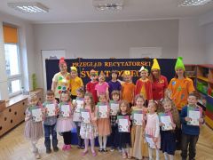 ilustracja do wpisu 
Występ Weroniki w przeglądzie recytatorskim ,,Świąt dziecka,,