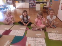 ilustracja do wpisu 
PRÓBY UKŁADANIA SWOJEGO IMIENIA WG WZORU- PRÓBY LITEROWANIA, PODZIAŁ NA SYLABY