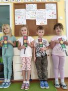 ilustracja do wpisu 
SYGNALIZATOR ŚWIETLNY- WYCINANIE I PRZYKLEJANIE ELEMENTÓW- ROZWIJANIE MOTORYKI I UWAGI