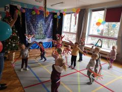 ilustracja do wpisu 
Zajęcia rytmiczne z p. Anią