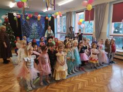 ilustracja do wpisu 
Choinka Noworoczna - zabawy z grupą teatralną Orzełek