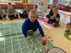 ilustracja do wpisu 
Kodowanie na dywanie 12.04.2023r