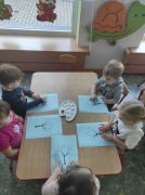 ilustracja do wpisu 
Zimowe drzewo- praca plastyczna z wykorzystaniem farby