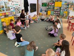 ilustracja do wpisu 
Spotkanie z Panią Adwokat- mamą Wiktora z grupy Żabek 👩‍⚖️☺️