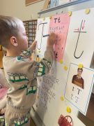 ilustracja do wpisu 
Wprowadzenie litery T na podstawie słowa „tata” i opowiadania pt. „Przygody Tadeusza Talara - taty Tosi”☺️