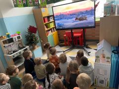 ilustracja do wpisu 
Psikus od Elfa Psotnika – oglądamy film od Świętego Mikołaja 🎅