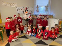 ilustracja do wpisu 
Psikus od Elfa Psotnika – bałwankowa choinka z papieru toaletowego☃️