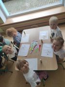 ilustracja do wpisu 
"Zaczarowany jeż"- praca plastyczna- rozwijanie małej motoryki oraz uwagi i koncentracji