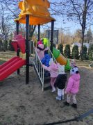 ilustracja do wpisu 
Wesołe zabawy na placu zabaw