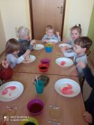 ilustracja do wpisu 
"Mleczny wir"- sprawdzamy co jest cięższe woda czy olej?