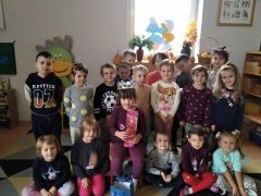 ilustracja do wpisu 
Urodziny Monisi 🥳🎈🎉 Wszystkiego najlepszego życzą Panie wraz z całą Brygadą Smerfów ☺🥰🎂